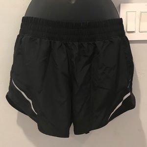 NWOT Medium Black Athletic Womanβs Shorts